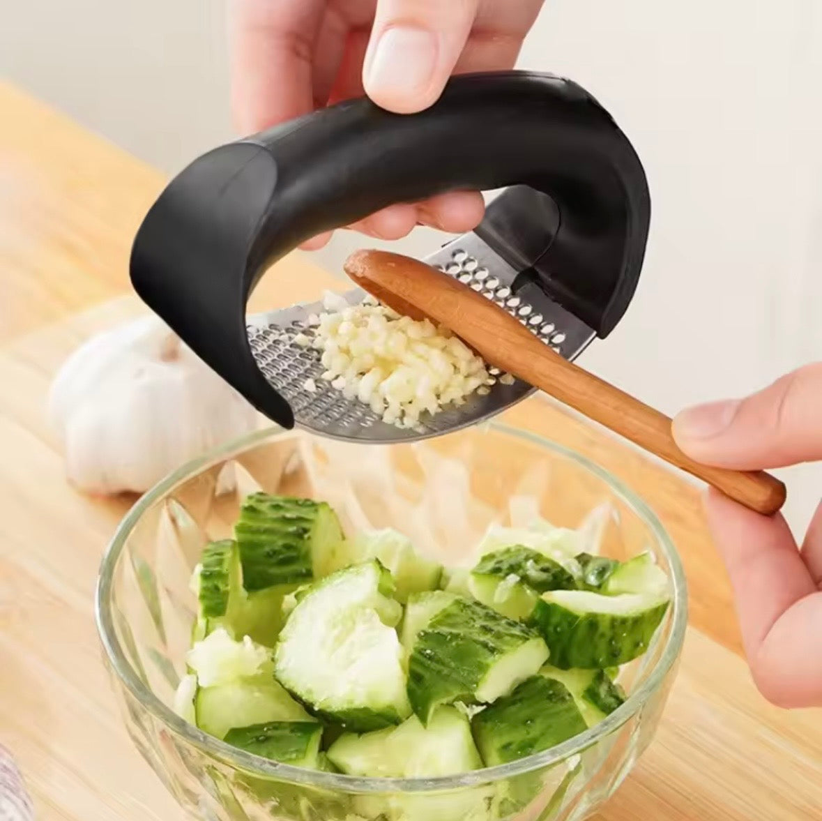 Stainless Steel Garlic Press Rocker - Ergonomic Manual Garlic Crusher & Mincer